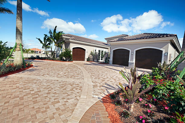 Best Driveway Pavers Installation  in Mclendon Chisholm, TX